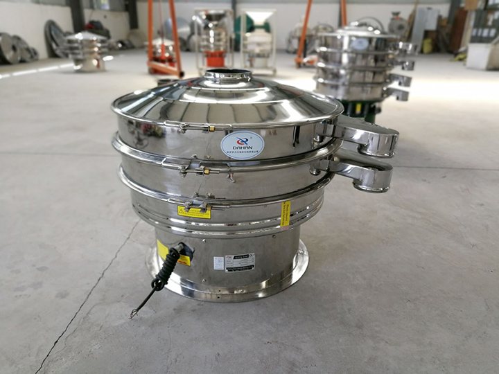 全不銹鋼振動篩整機(jī)采用不銹鋼拋光而成，干凈衛(wèi)生，可避免原料被污染